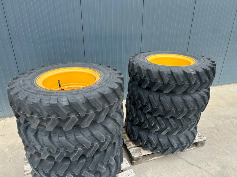 Bridgestone 1000 x 20 Set / 10.00 x 20: 4x2 Tyres - Gume i felge za Građevinski strojevi: slika Bridgestone 1000 x 20 Set / 10.00 x 20: 4x2 Tyres - Gume i felge za Građevinski strojevi Bridgestone 1000 x 20 Set / 10.00 x 20: 4x2 Tyres - Gume i felge za Građevinski strojevi: slika Bridgestone 1000 x 20 Set / 10.00 x 20: 4x2 Tyres - Gume i felge za Građevinski strojevi
