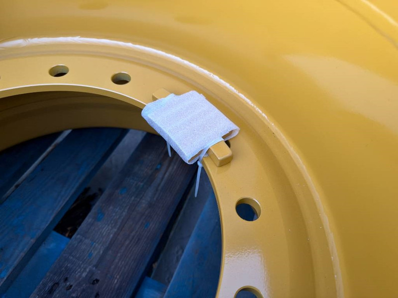 Cat 17.00-25/1.7 RIM for 20.5 x 25 - CAT 938M - Gume i felge za Građevinski strojevi: slika Cat 17.00-25/1.7 RIM for 20.5 x 25 - CAT 938M - Gume i felge za Građevinski strojevi Cat 17.00-25/1.7 RIM for 20.5 x 25 - CAT 938M - Gume i felge za Građevinski strojevi: slika Cat 17.00-25/1.7 RIM for 20.5 x 25 - CAT 938M - Gume i felge za Građevinski strojevi