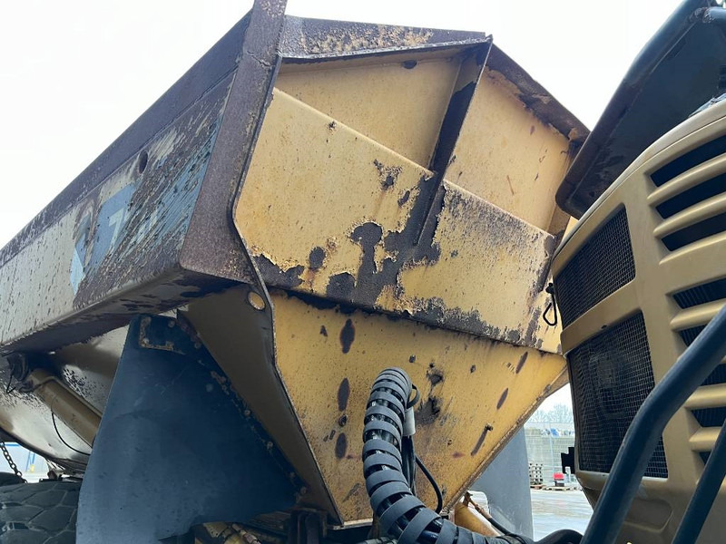 Zglobni istovarivač Cat 730: slika Zglobni istovarivač Cat 730