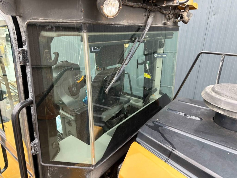 Utovarivač na kotačima Cat 966M XE: slika Utovarivač na kotačima Cat 966M XE