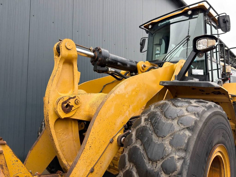 Utovarivač na kotačima Cat 966M XE: slika Utovarivač na kotačima Cat 966M XE