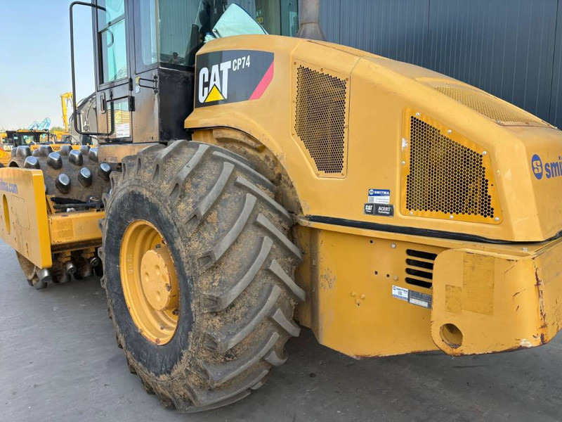 Valjak Cat CP74: slika Valjak Cat CP74