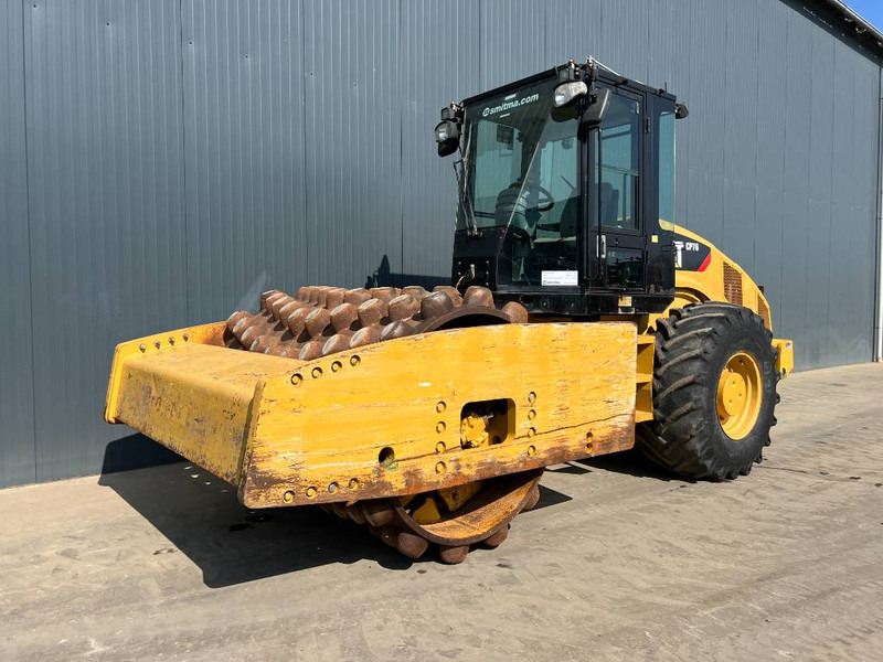 Valjak Cat CP76: slika Valjak Cat CP76