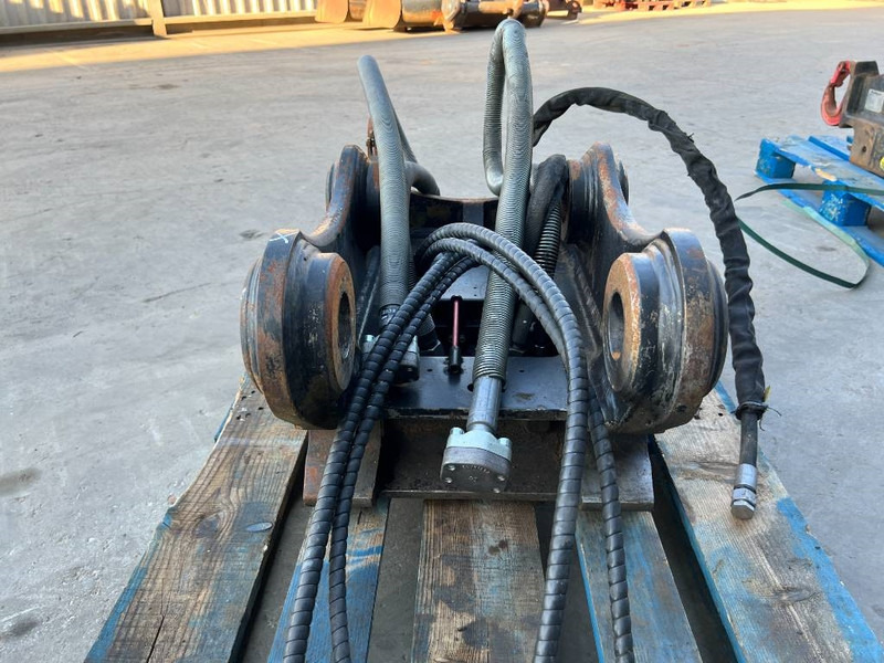 OilQuick OQ65 - M314F / M316F / M318F - Brza spojka za Građevinski strojevi: slika OilQuick OQ65 - M314F / M316F / M318F - Brza spojka za Građevinski strojevi OilQuick OQ65 - M314F / M316F / M318F - Brza spojka za Građevinski strojevi: slika OilQuick OQ65 - M314F / M316F / M318F - Brza spojka za Građevinski strojevi