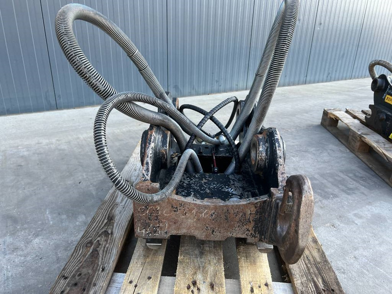 OilQuick OQ65 - M314F / M316F / M318F - Brza spojka za Građevinski strojevi: slika OilQuick OQ65 - M314F / M316F / M318F - Brza spojka za Građevinski strojevi OilQuick OQ65 - M314F / M316F / M318F - Brza spojka za Građevinski strojevi: slika OilQuick OQ65 - M314F / M316F / M318F - Brza spojka za Građevinski strojevi