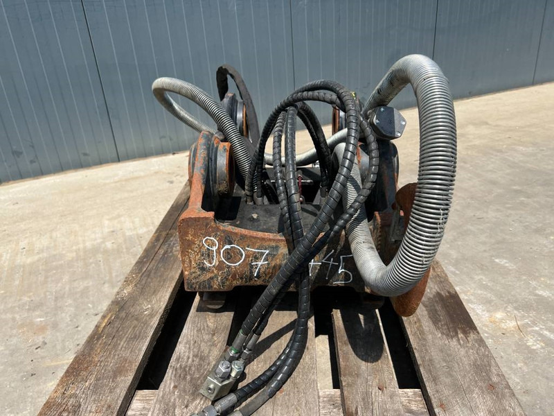 OilQuick OQ65 - M314F / M316F / M318F - Brza spojka za Građevinski strojevi: slika OilQuick OQ65 - M314F / M316F / M318F - Brza spojka za Građevinski strojevi OilQuick OQ65 - M314F / M316F / M318F - Brza spojka za Građevinski strojevi: slika OilQuick OQ65 - M314F / M316F / M318F - Brza spojka za Građevinski strojevi