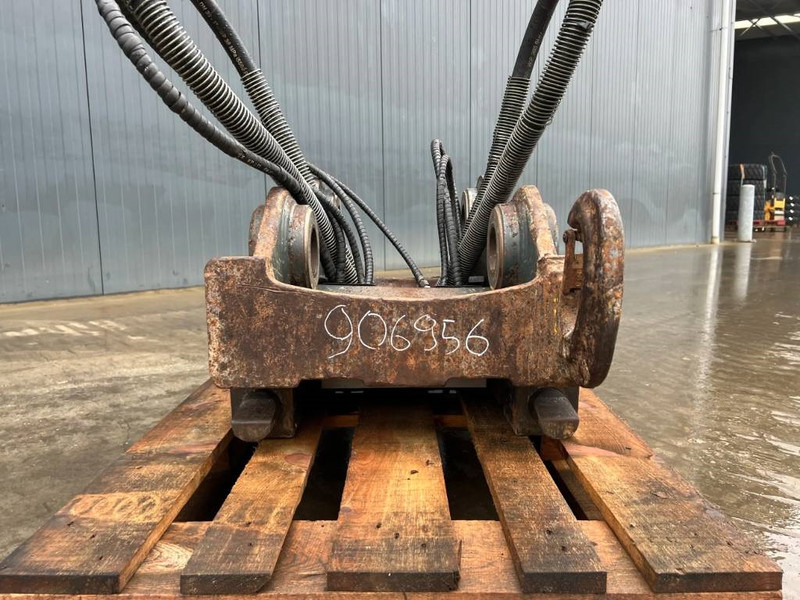 OilQuick OQ70/55 - 323D - Brza spojka za Građevinski strojevi: slika OilQuick OQ70/55 - 323D - Brza spojka za Građevinski strojevi OilQuick OQ70/55 - 323D - Brza spojka za Građevinski strojevi: slika OilQuick OQ70/55 - 323D - Brza spojka za Građevinski strojevi