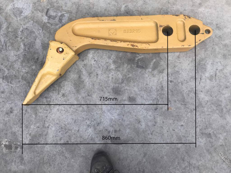 Komatsu D61 Shank - Priključak za Građevinski strojevi: slika Komatsu D61 Shank - Priključak za Građevinski strojevi Komatsu D61 Shank - Priključak za Građevinski strojevi: slika Komatsu D61 Shank - Priključak za Građevinski strojevi