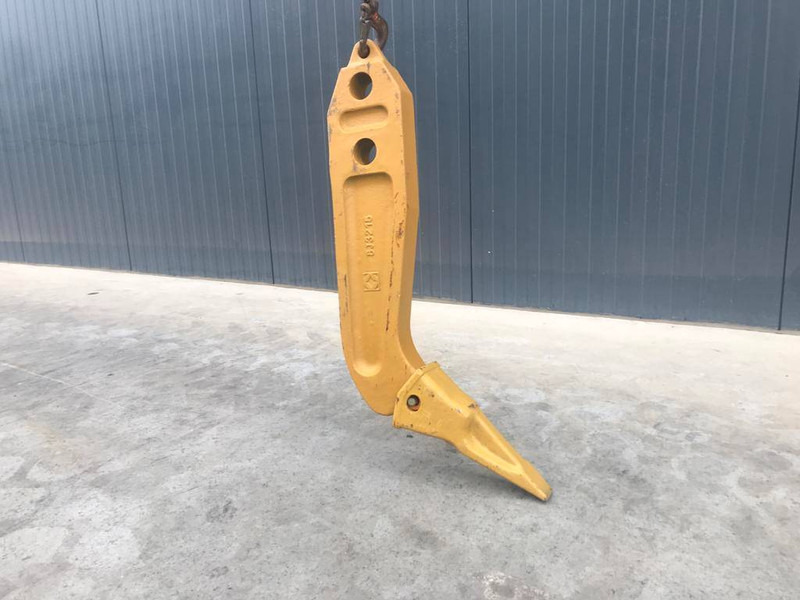Komatsu D65 Shank - Priključak za Građevinski strojevi: slika Komatsu D65 Shank - Priključak za Građevinski strojevi Komatsu D65 Shank - Priključak za Građevinski strojevi: slika Komatsu D65 Shank - Priključak za Građevinski strojevi