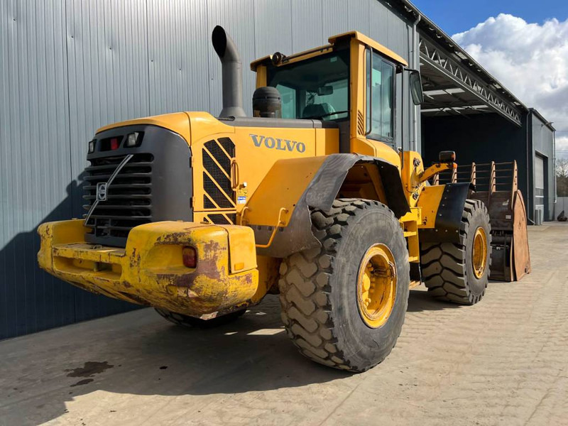 Volvo L120F - Utovarivač na kotačima: slika Volvo L120F - Utovarivač na kotačima Volvo L120F - Utovarivač na kotačima: slika Volvo L120F - Utovarivač na kotačima