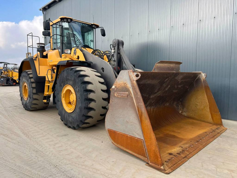 Volvo L220H - Utovarivač na kotačima: slika Volvo L220H - Utovarivač na kotačima Volvo L220H - Utovarivač na kotačima: slika Volvo L220H - Utovarivač na kotačima
