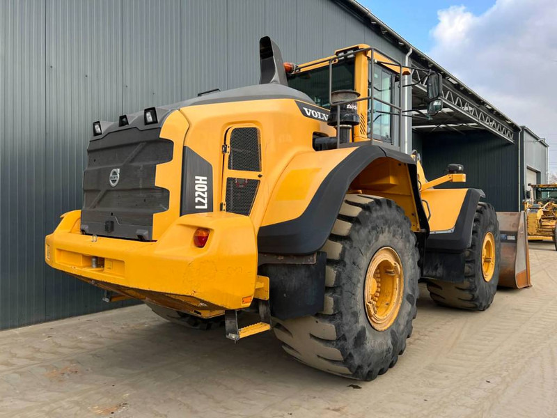 Volvo L220H - Utovarivač na kotačima: slika Volvo L220H - Utovarivač na kotačima Volvo L220H - Utovarivač na kotačima: slika Volvo L220H - Utovarivač na kotačima