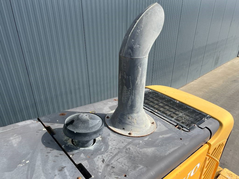 Volvo L60E - Utovarivač na kotačima: slika Volvo L60E - Utovarivač na kotačima Volvo L60E - Utovarivač na kotačima: slika Volvo L60E - Utovarivač na kotačima