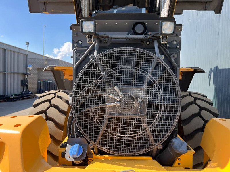 Volvo L90H - Utovarivač na kotačima: slika Volvo L90H - Utovarivač na kotačima Volvo L90H - Utovarivač na kotačima: slika Volvo L90H - Utovarivač na kotačima