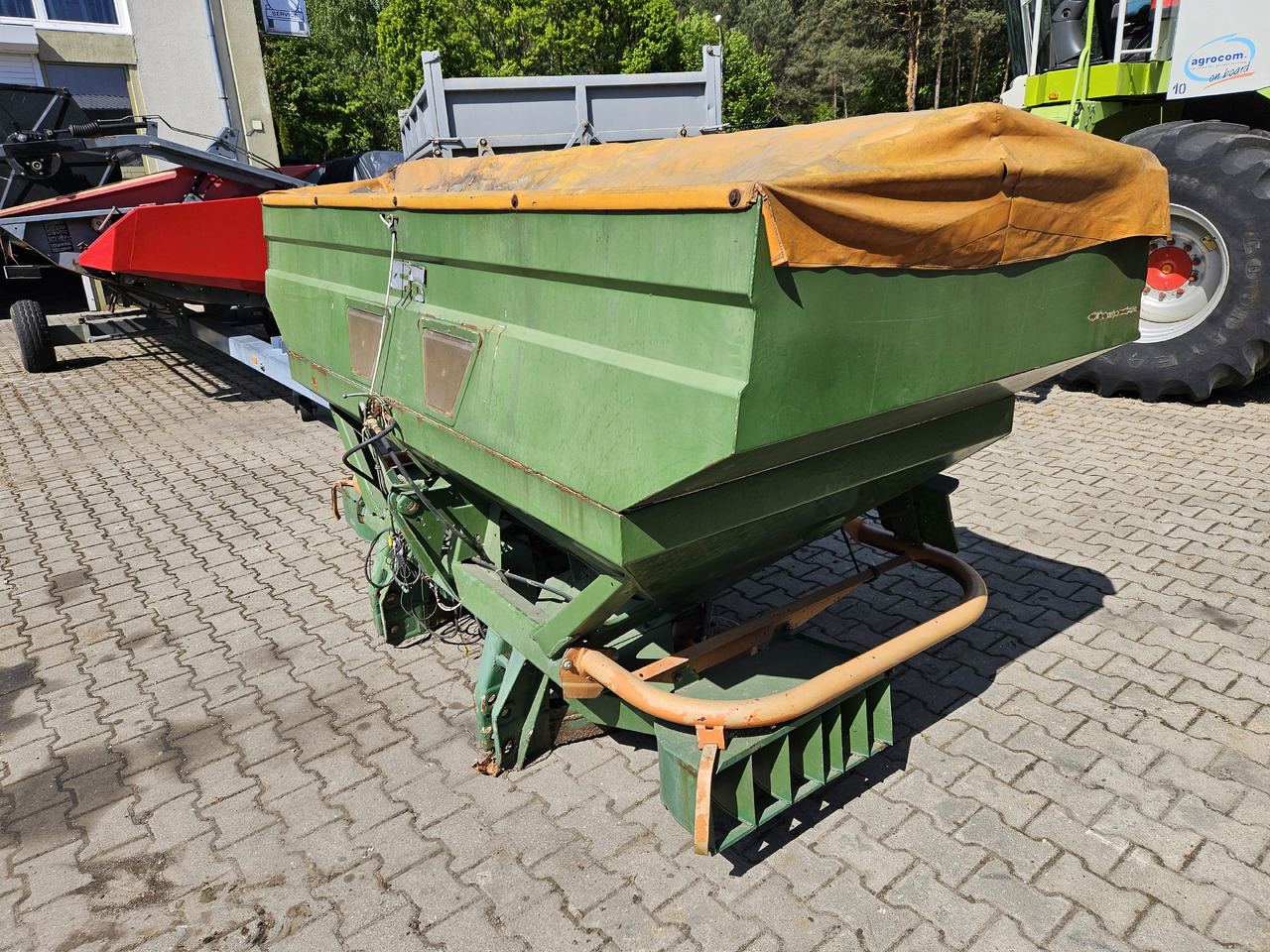 Amazone - Deponator gnojnice: slika Amazone - Deponator gnojnice Amazone - Deponator gnojnice: slika Amazone - Deponator gnojnice