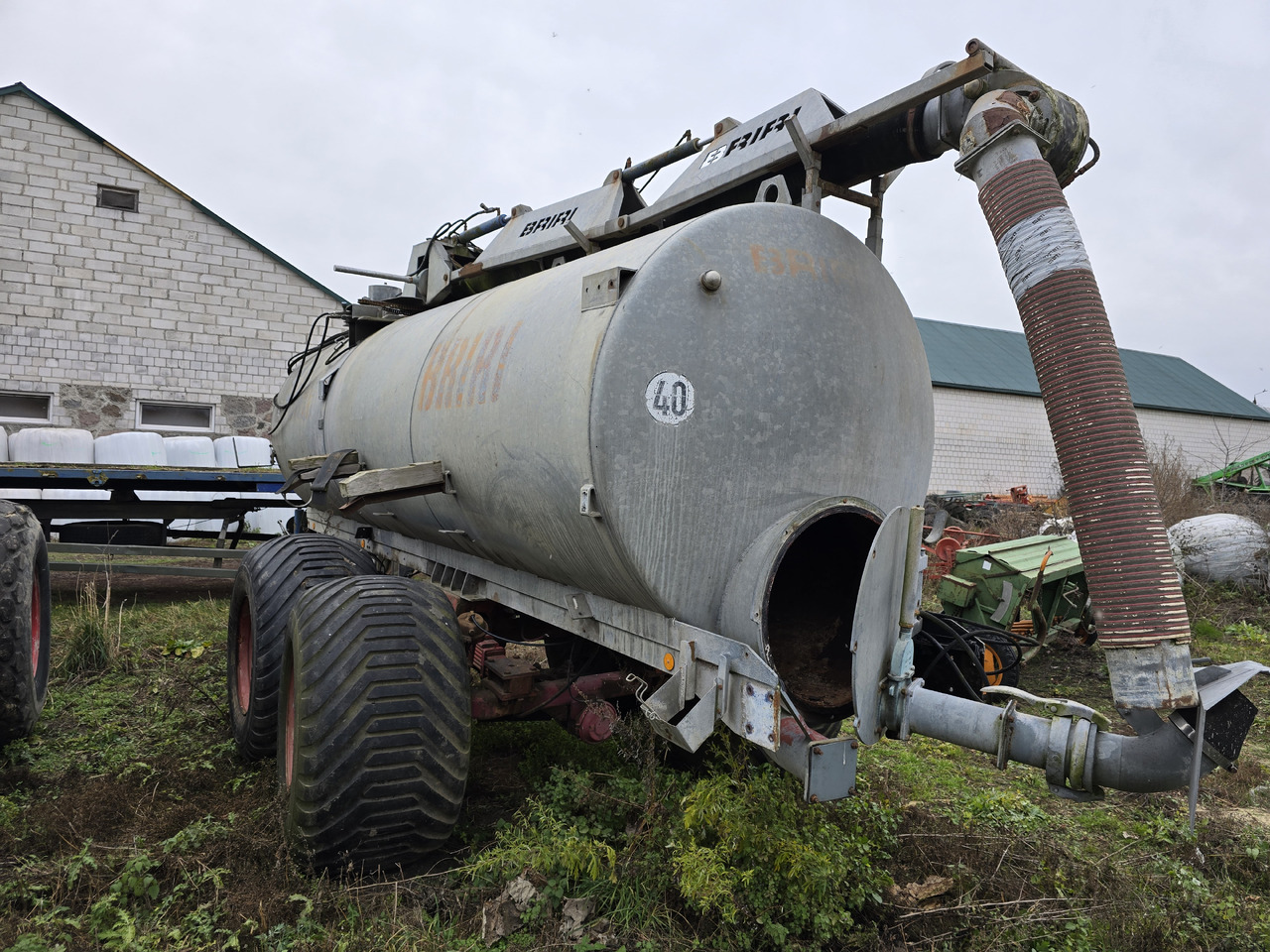 BRIRI Behalterbau VTTW140 - Cisterna za gnojnicu: slika BRIRI Behalterbau VTTW140 - Cisterna za gnojnicu BRIRI Behalterbau VTTW140 - Cisterna za gnojnicu: slika BRIRI Behalterbau VTTW140 - Cisterna za gnojnicu