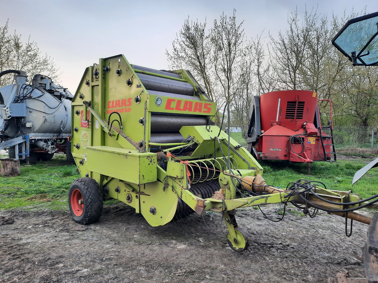 CLAAS ROLLANT 62 - Rolo balirka: slika CLAAS ROLLANT 62 - Rolo balirka CLAAS ROLLANT 62 - Rolo balirka: slika CLAAS ROLLANT 62 - Rolo balirka