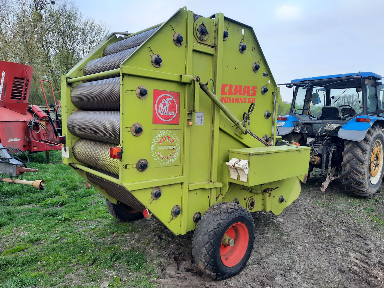 CLAAS ROLLANT 62 - Rolo balirka: slika CLAAS ROLLANT 62 - Rolo balirka CLAAS ROLLANT 62 - Rolo balirka: slika CLAAS ROLLANT 62 - Rolo balirka