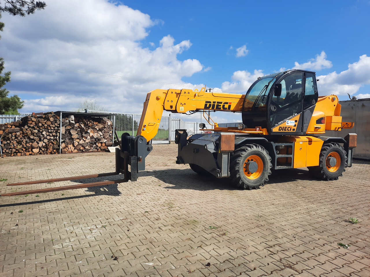 Dieci PEGASUS 60.16 (2.0) ( 6 t / 16 m) - 2016 r. - Utovarivač na kotačima: slika Dieci PEGASUS 60.16 (2.0) ( 6 t / 16 m) - 2016 r. - Utovarivač na kotačima Dieci PEGASUS 60.16 (2.0) ( 6 t / 16 m) - 2016 r. - Utovarivač na kotačima: slika Dieci PEGASUS 60.16 (2.0) ( 6 t / 16 m) - 2016 r. - Utovarivač na kotačima