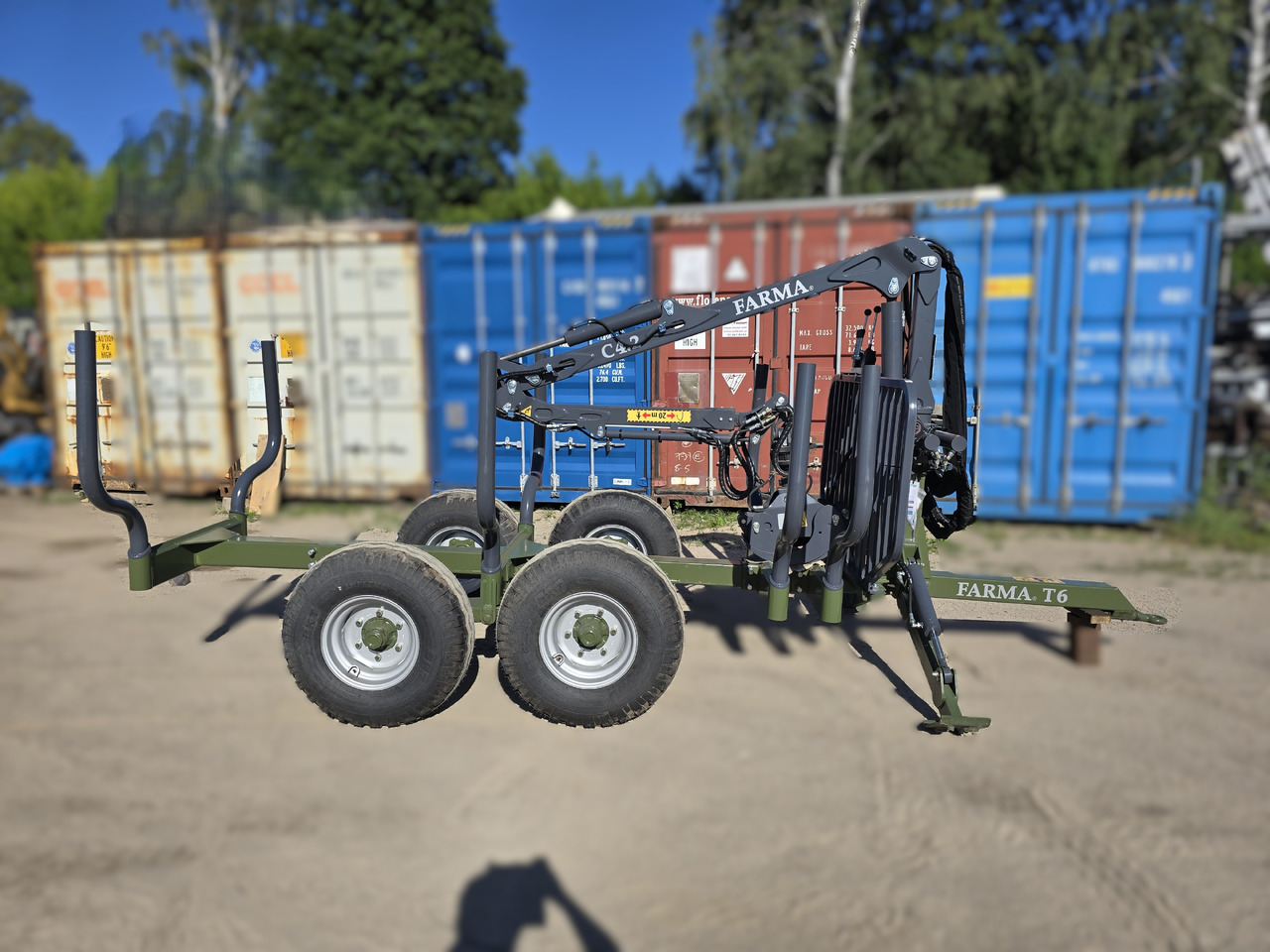 FARMA T6 + żuraw C4,2 - Traktorska šumska prikolica: slika FARMA T6 + żuraw C4,2 - Traktorska šumska prikolica FARMA T6 + żuraw C4,2 - Traktorska šumska prikolica: slika FARMA T6 + żuraw C4,2 - Traktorska šumska prikolica