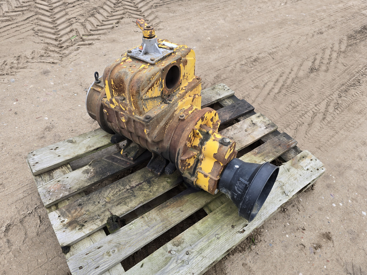 JUROP PNE 122 M - Cisterna za gnojnicu: slika JUROP PNE 122 M - Cisterna za gnojnicu JUROP PNE 122 M - Cisterna za gnojnicu: slika JUROP PNE 122 M - Cisterna za gnojnicu