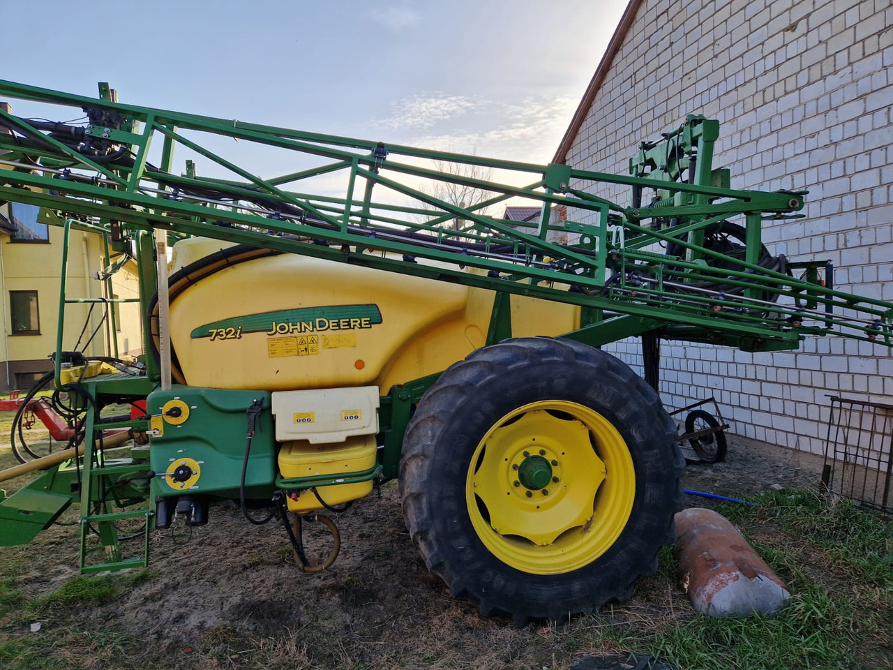 John Deere 732i - Prskalica: slika John Deere 732i - Prskalica John Deere 732i - Prskalica: slika John Deere 732i - Prskalica