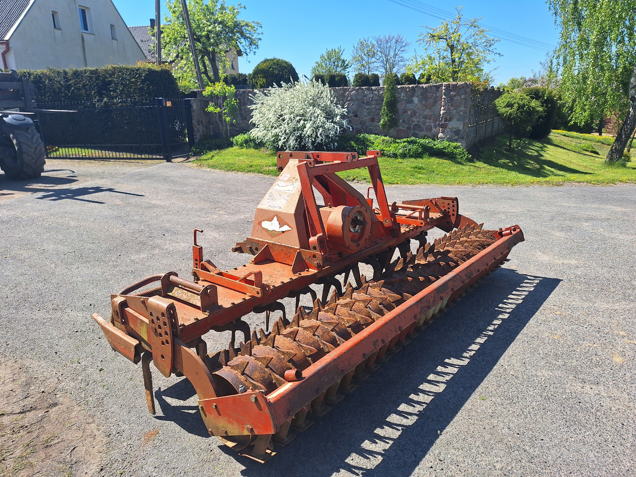 KUHN HR3001D - Drljača: slika KUHN HR3001D - Drljača KUHN HR3001D - Drljača: slika KUHN HR3001D - Drljača