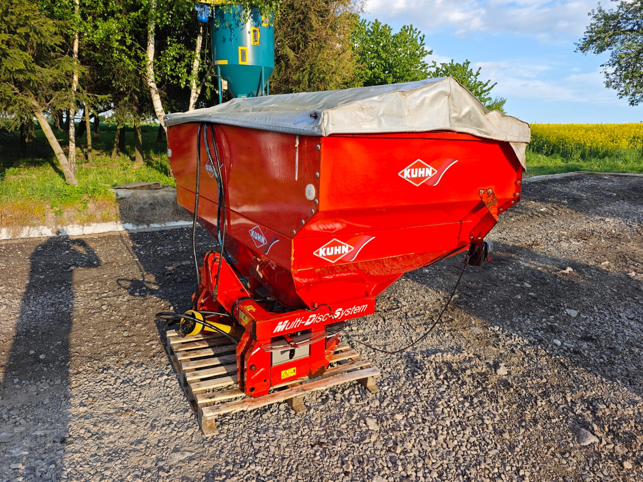 KUHN MDS 921 Multi-Disc-System 1700 L - Rasipač gnojiva: slika KUHN MDS 921 Multi-Disc-System 1700 L - Rasipač gnojiva KUHN MDS 921 Multi-Disc-System 1700 L - Rasipač gnojiva: slika KUHN MDS 921 Multi-Disc-System 1700 L - Rasipač gnojiva