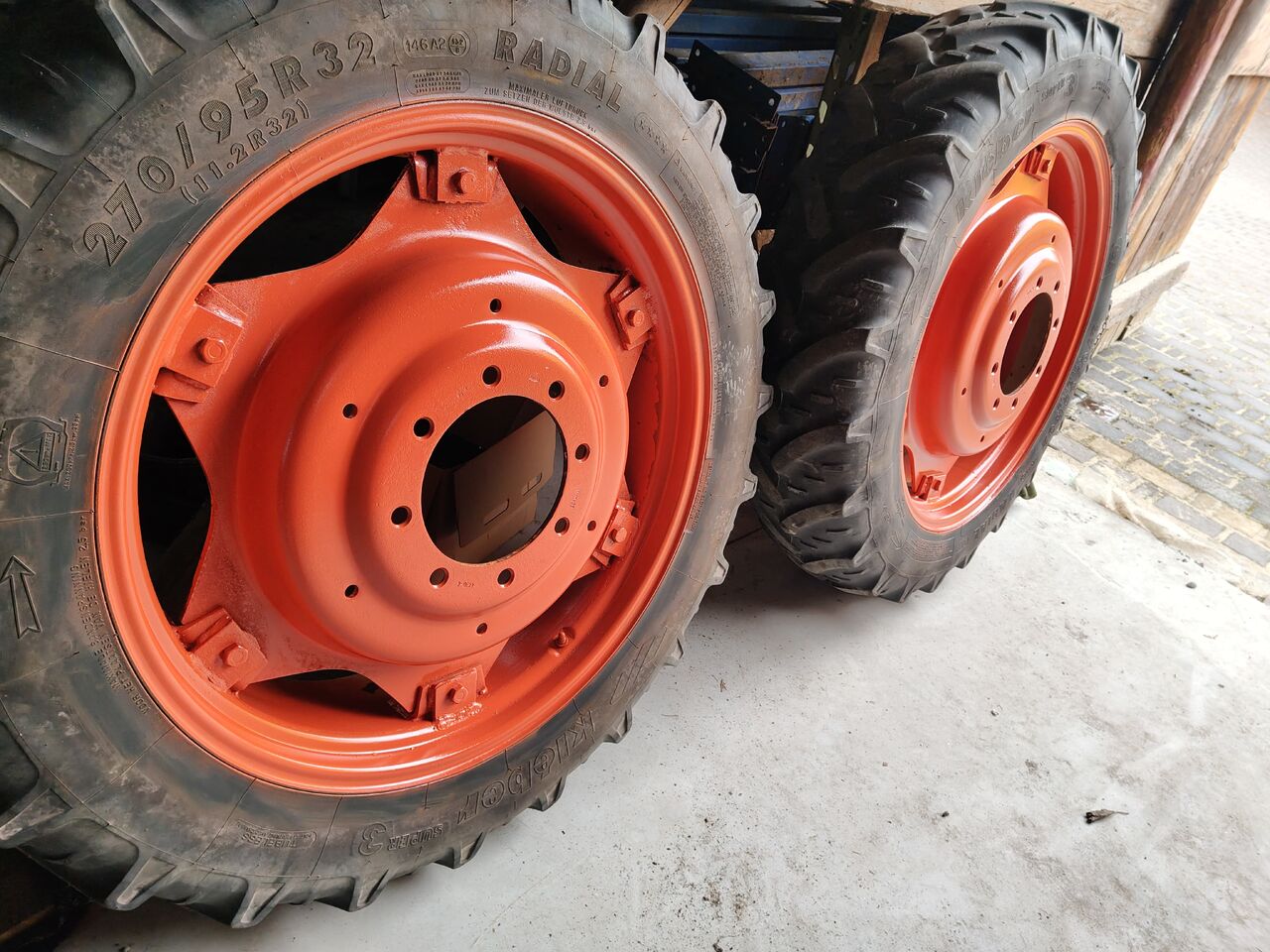 Kleber, Taurus 11.2 R32 (270/95 R32), 9.5 R48 - Kompletan kotač za Poljoprivredni strojevi: slika Kleber, Taurus 11.2 R32 (270/95 R32), 9.5 R48 - Kompletan kotač za Poljoprivredni strojevi Kleber, Taurus 11.2 R32 (270/95 R32), 9.5 R48 - Kompletan kotač za Poljoprivredni strojevi: slika Kleber, Taurus 11.2 R32 (270/95 R32), 9.5 R48 - Kompletan kotač za Poljoprivredni strojevi