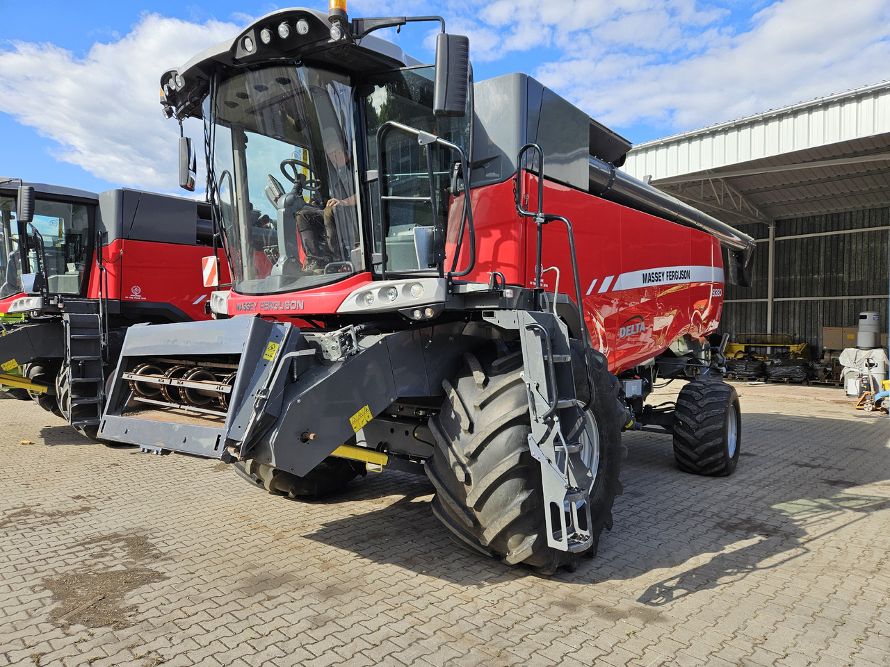 Massey Ferguson Delta 9380 - Kombajn za žetvu: slika Massey Ferguson Delta 9380 - Kombajn za žetvu Massey Ferguson Delta 9380 - Kombajn za žetvu: slika Massey Ferguson Delta 9380 - Kombajn za žetvu