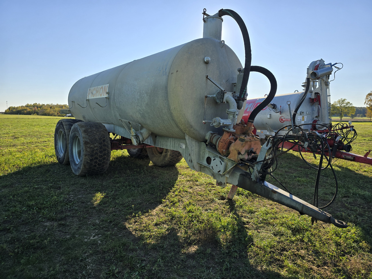 PICHON S.A. TL15 - Cisterna za gnojnicu: slika PICHON S.A. TL15 - Cisterna za gnojnicu PICHON S.A. TL15 - Cisterna za gnojnicu: slika PICHON S.A. TL15 - Cisterna za gnojnicu