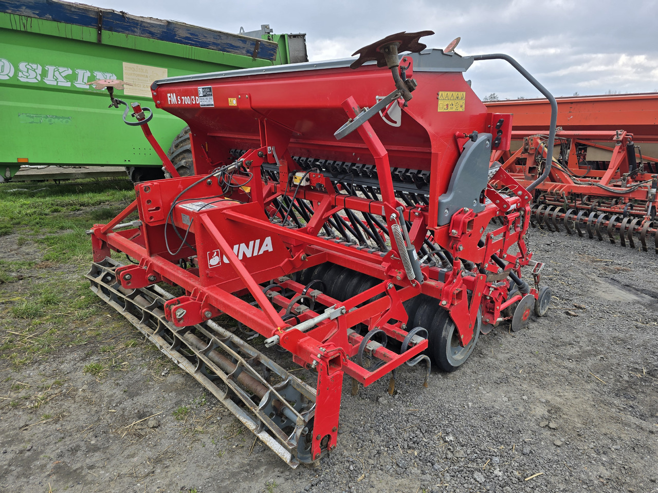 UNIA FM s700/3 D - Kombajn i sijačica: slika UNIA FM s700/3 D - Kombajn i sijačica UNIA FM s700/3 D - Kombajn i sijačica: slika UNIA FM s700/3 D - Kombajn i sijačica