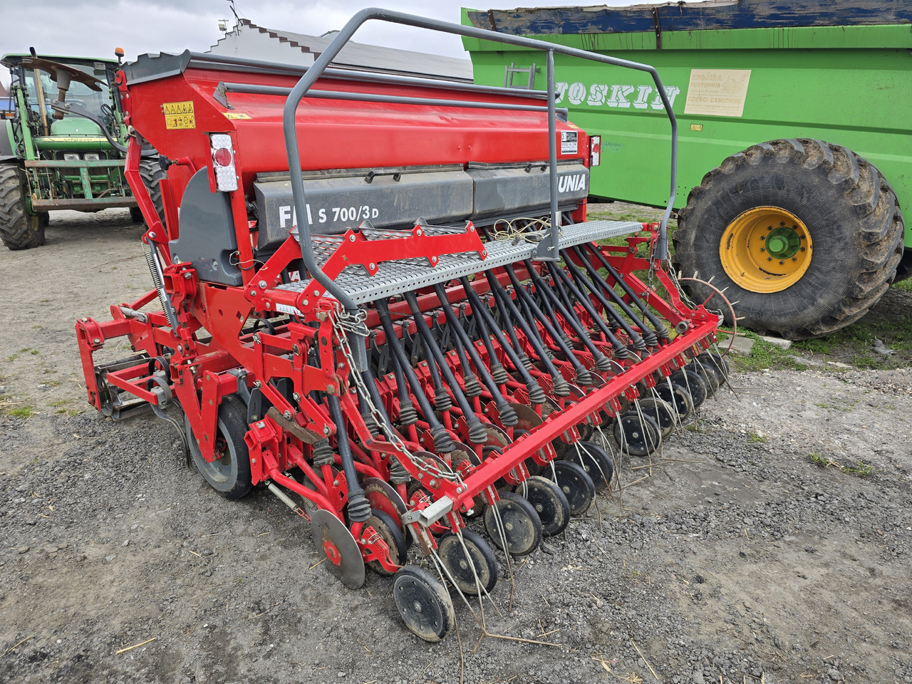 UNIA FM s700/3 D - Kombajn i sijačica: slika UNIA FM s700/3 D - Kombajn i sijačica UNIA FM s700/3 D - Kombajn i sijačica: slika UNIA FM s700/3 D - Kombajn i sijačica
