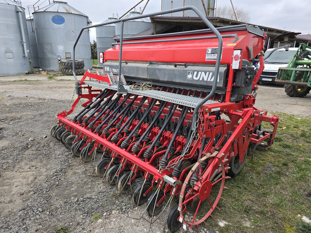 UNIA FM s700/3 D - Kombajn i sijačica: slika UNIA FM s700/3 D - Kombajn i sijačica UNIA FM s700/3 D - Kombajn i sijačica: slika UNIA FM s700/3 D - Kombajn i sijačica