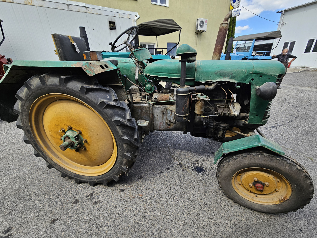 Zetor 25 - Traktor: slika Zetor 25 - Traktor Zetor 25 - Traktor: slika Zetor 25 - Traktor