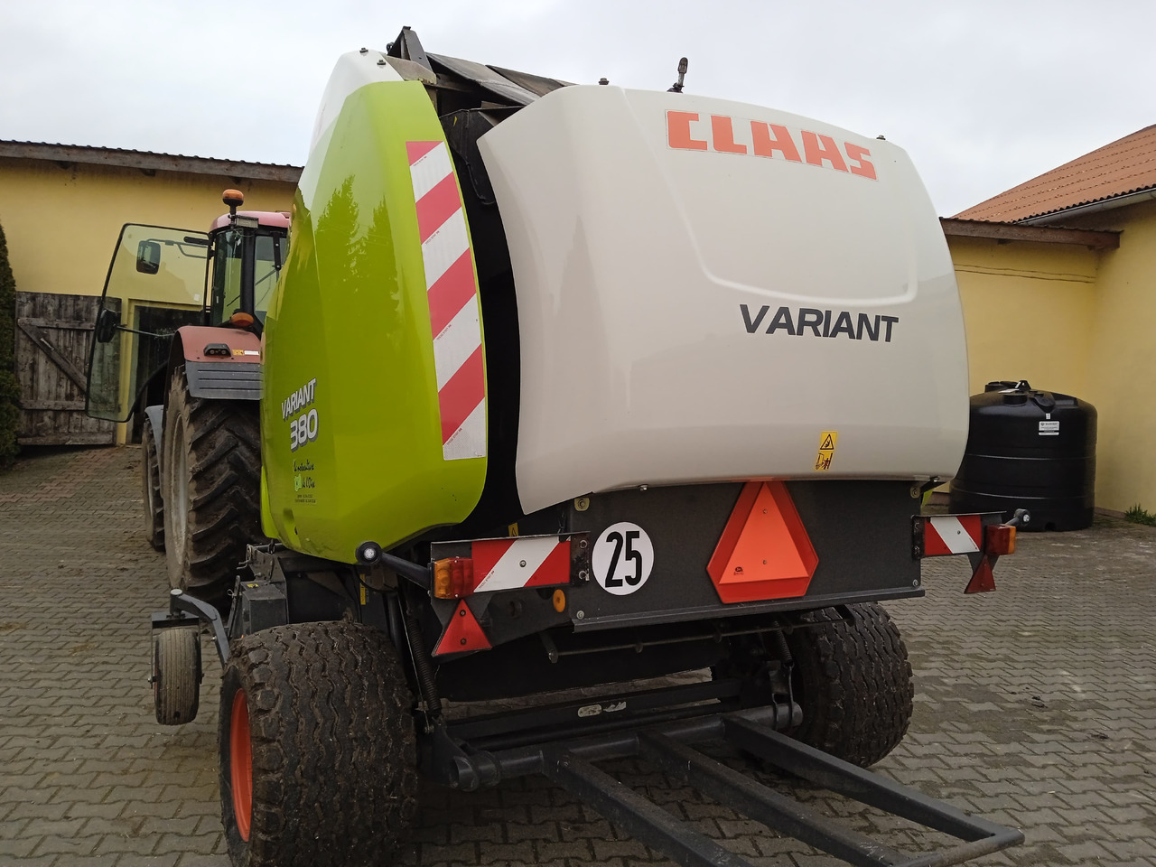 Claas Wariant 380 - Rolo balirka: slika claas Wariant 380 - Rolo balirka Claas Wariant 380 - Rolo balirka: slika claas Wariant 380 - Rolo balirka
