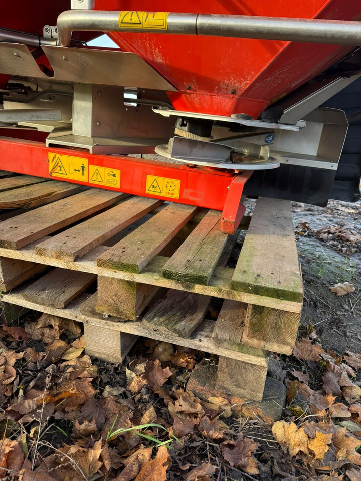 Kuhn Axis M 30.2 Q-V8 - Rasipač gnojiva: slika kuhn Axis M 30.2 Q-V8 - Rasipač gnojiva Kuhn Axis M 30.2 Q-V8 - Rasipač gnojiva: slika kuhn Axis M 30.2 Q-V8 - Rasipač gnojiva