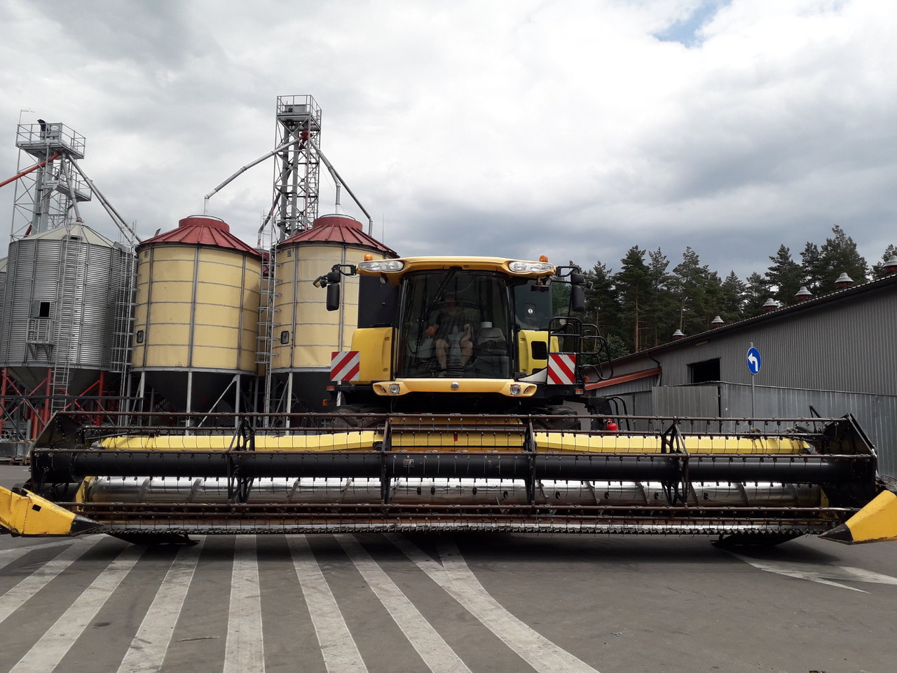 New-holland CR9080 - Kombajn za žetvu: slika new-holland CR9080 - Kombajn za žetvu New-holland CR9080 - Kombajn za žetvu: slika new-holland CR9080 - Kombajn za žetvu