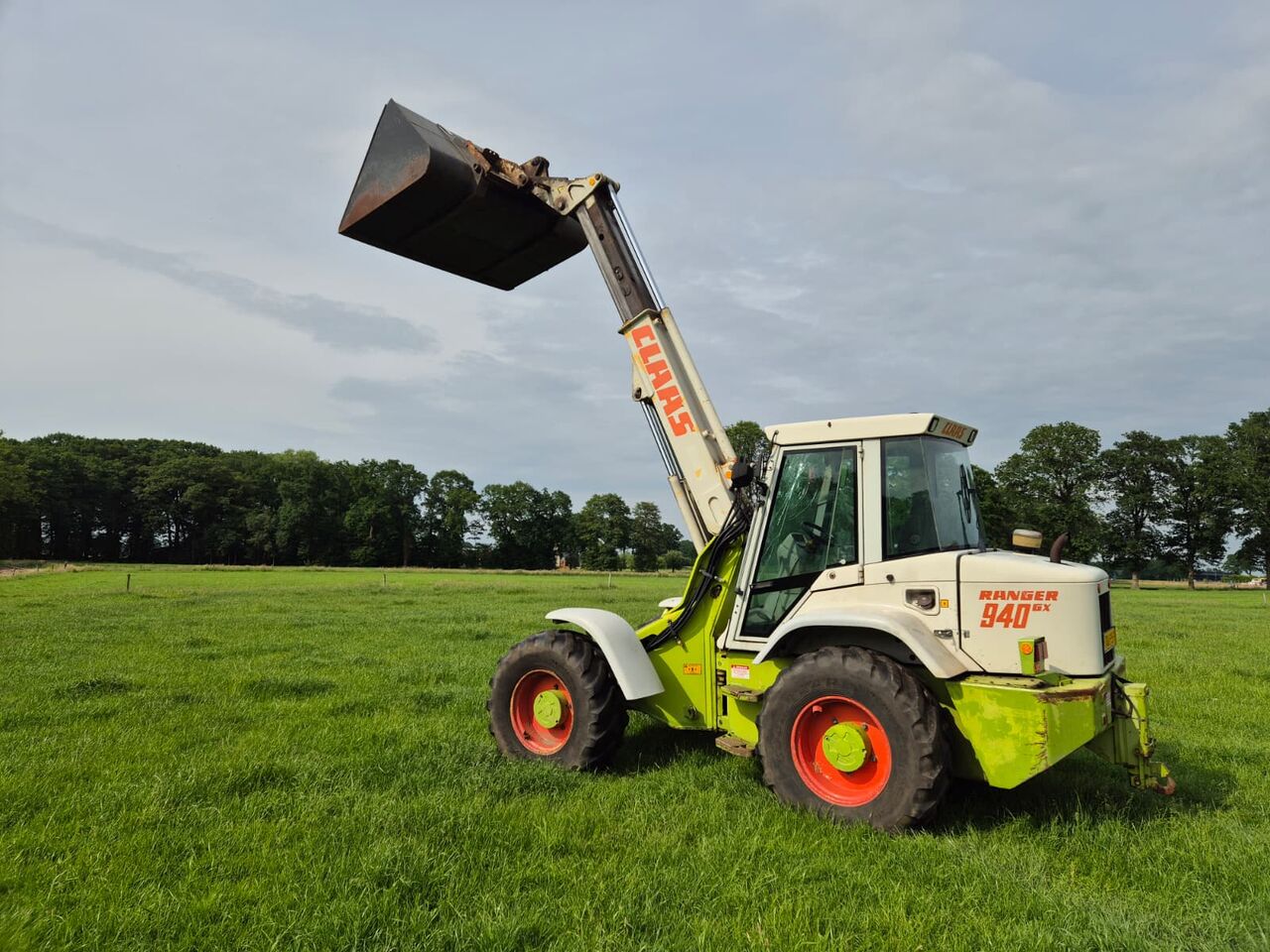 Claas Ranger 940 RX - Utovarivač na kotačima: slika Claas Ranger 940 RX - Utovarivač na kotačima Claas Ranger 940 RX - Utovarivač na kotačima: slika Claas Ranger 940 RX - Utovarivač na kotačima