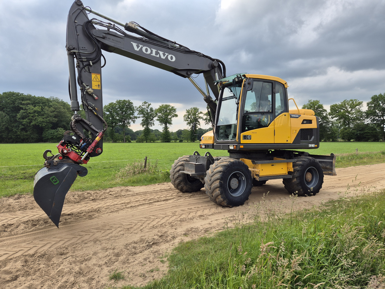 VOLVO EW 140 D Rototilt - Bager na kotačima: slika VOLVO EW 140 D Rototilt - Bager na kotačima VOLVO EW 140 D Rototilt - Bager na kotačima: slika VOLVO EW 140 D Rototilt - Bager na kotačima