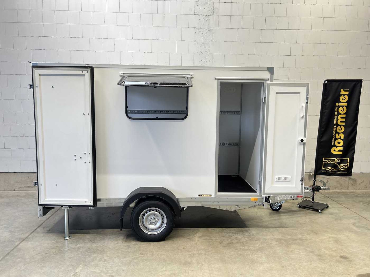BLYSS F1330HD Seitentür,Fenster Kofferanhänger - Prikolica sa zatvorenim sandukom: slika BLYSS F1330HD Seitentür,Fenster Kofferanhänger - Prikolica sa zatvorenim sandukom BLYSS F1330HD Seitentür,Fenster Kofferanhänger - Prikolica sa zatvorenim sandukom: slika BLYSS F1330HD Seitentür,Fenster Kofferanhänger - Prikolica sa zatvorenim sandukom