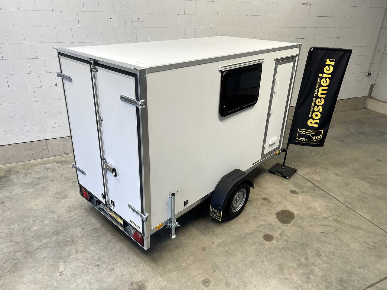 BLYSS F1330HD Seitentür,Fenster Kofferanhänger - Prikolica sa zatvorenim sandukom: slika BLYSS F1330HD Seitentür,Fenster Kofferanhänger - Prikolica sa zatvorenim sandukom BLYSS F1330HD Seitentür,Fenster Kofferanhänger - Prikolica sa zatvorenim sandukom: slika BLYSS F1330HD Seitentür,Fenster Kofferanhänger - Prikolica sa zatvorenim sandukom