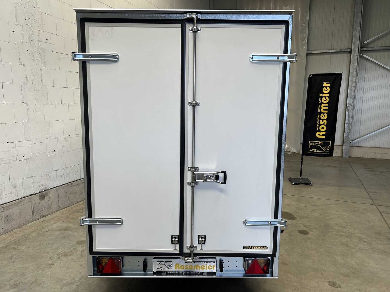 BLYSS F1330HD Seitentür,Fenster Kofferanhänger - Prikolica sa zatvorenim sandukom: slika BLYSS F1330HD Seitentür,Fenster Kofferanhänger - Prikolica sa zatvorenim sandukom BLYSS F1330HD Seitentür,Fenster Kofferanhänger - Prikolica sa zatvorenim sandukom: slika BLYSS F1330HD Seitentür,Fenster Kofferanhänger - Prikolica sa zatvorenim sandukom