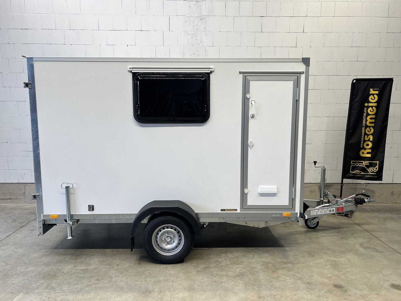 BLYSS F1330HD Seitentür,Fenster Kofferanhänger - Prikolica sa zatvorenim sandukom: slika BLYSS F1330HD Seitentür,Fenster Kofferanhänger - Prikolica sa zatvorenim sandukom BLYSS F1330HD Seitentür,Fenster Kofferanhänger - Prikolica sa zatvorenim sandukom: slika BLYSS F1330HD Seitentür,Fenster Kofferanhänger - Prikolica sa zatvorenim sandukom
