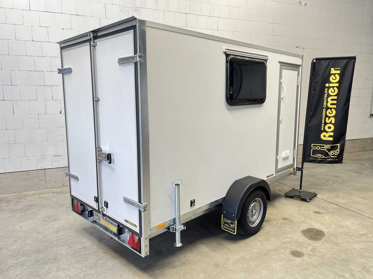 BLYSS F1330HD Seitentür,Fenster Kofferanhänger - Prikolica sa zatvorenim sandukom: slika BLYSS F1330HD Seitentür,Fenster Kofferanhänger - Prikolica sa zatvorenim sandukom BLYSS F1330HD Seitentür,Fenster Kofferanhänger - Prikolica sa zatvorenim sandukom: slika BLYSS F1330HD Seitentür,Fenster Kofferanhänger - Prikolica sa zatvorenim sandukom
