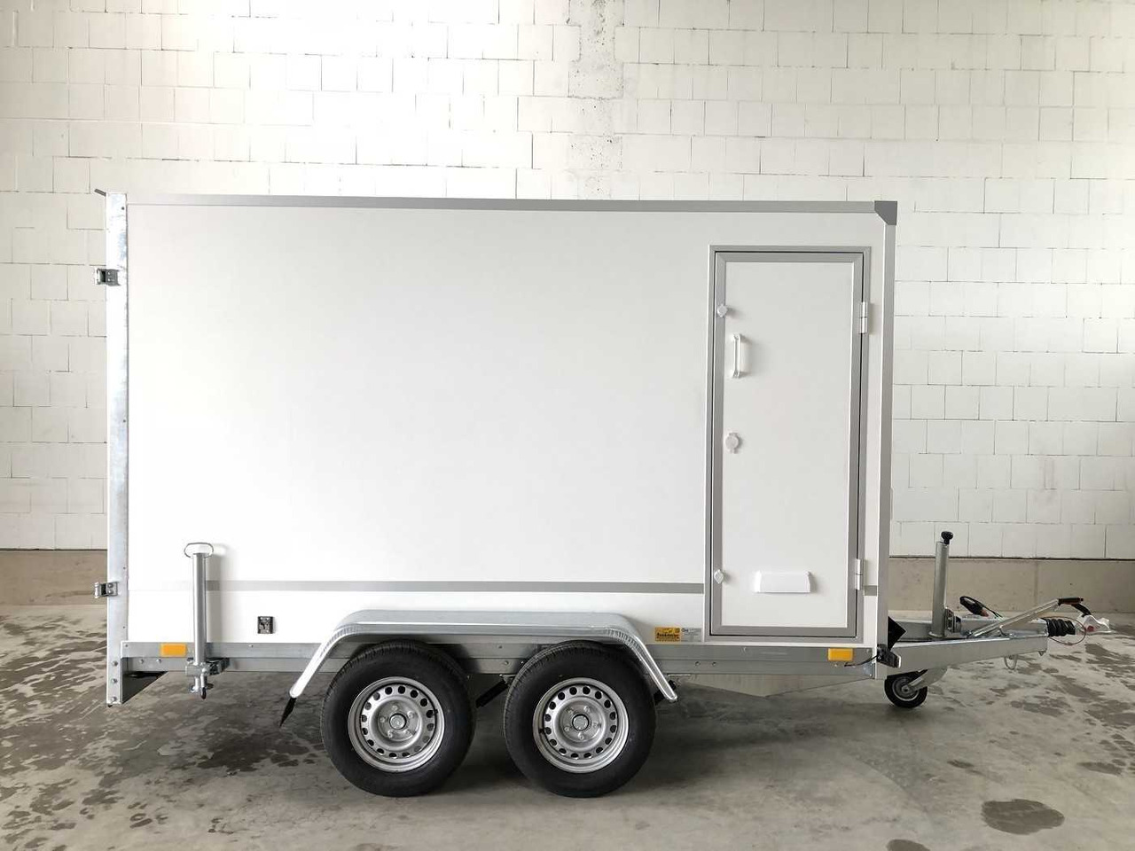 BLYSS F2730HTD Seitentür Kofferanhänger - Prikolica sa zatvorenim sandukom: slika BLYSS F2730HTD Seitentür Kofferanhänger - Prikolica sa zatvorenim sandukom BLYSS F2730HTD Seitentür Kofferanhänger - Prikolica sa zatvorenim sandukom: slika BLYSS F2730HTD Seitentür Kofferanhänger - Prikolica sa zatvorenim sandukom