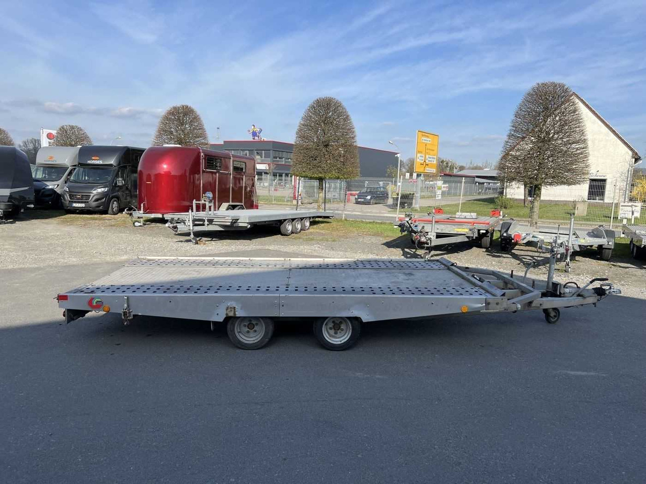 BOECKMANN ATH 27 Autotransporter kippbar - Prikolica za prijevoz automobila: slika BOECKMANN ATH 27 Autotransporter kippbar - Prikolica za prijevoz automobila BOECKMANN ATH 27 Autotransporter kippbar - Prikolica za prijevoz automobila: slika BOECKMANN ATH 27 Autotransporter kippbar - Prikolica za prijevoz automobila
