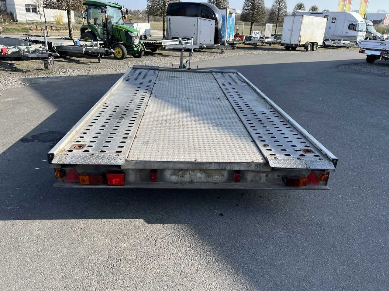 BOECKMANN ATH 27 Autotransporter kippbar - Prikolica za prijevoz automobila: slika BOECKMANN ATH 27 Autotransporter kippbar - Prikolica za prijevoz automobila BOECKMANN ATH 27 Autotransporter kippbar - Prikolica za prijevoz automobila: slika BOECKMANN ATH 27 Autotransporter kippbar - Prikolica za prijevoz automobila