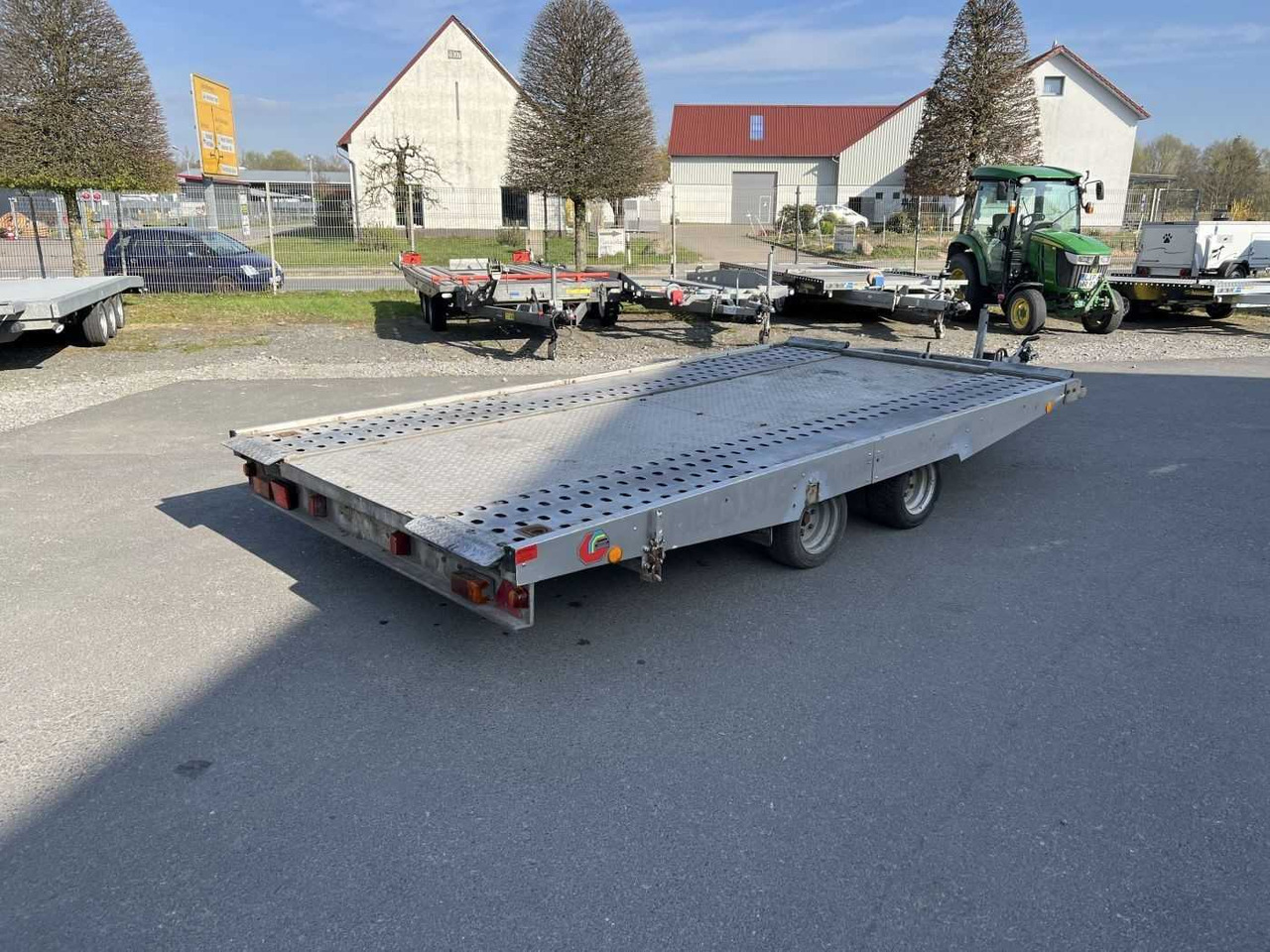 BOECKMANN ATH 27 Autotransporter kippbar - Prikolica za prijevoz automobila: slika BOECKMANN ATH 27 Autotransporter kippbar - Prikolica za prijevoz automobila BOECKMANN ATH 27 Autotransporter kippbar - Prikolica za prijevoz automobila: slika BOECKMANN ATH 27 Autotransporter kippbar - Prikolica za prijevoz automobila