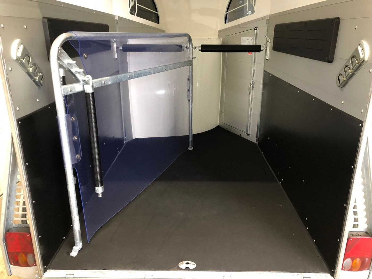 BOECKMANN Champion R Pferdeanhänger - Prikolica za konje: slika BOECKMANN Champion R Pferdeanhänger - Prikolica za konje BOECKMANN Champion R Pferdeanhänger - Prikolica za konje: slika BOECKMANN Champion R Pferdeanhänger - Prikolica za konje